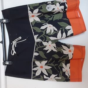 VISSLA men's board/swim shorts